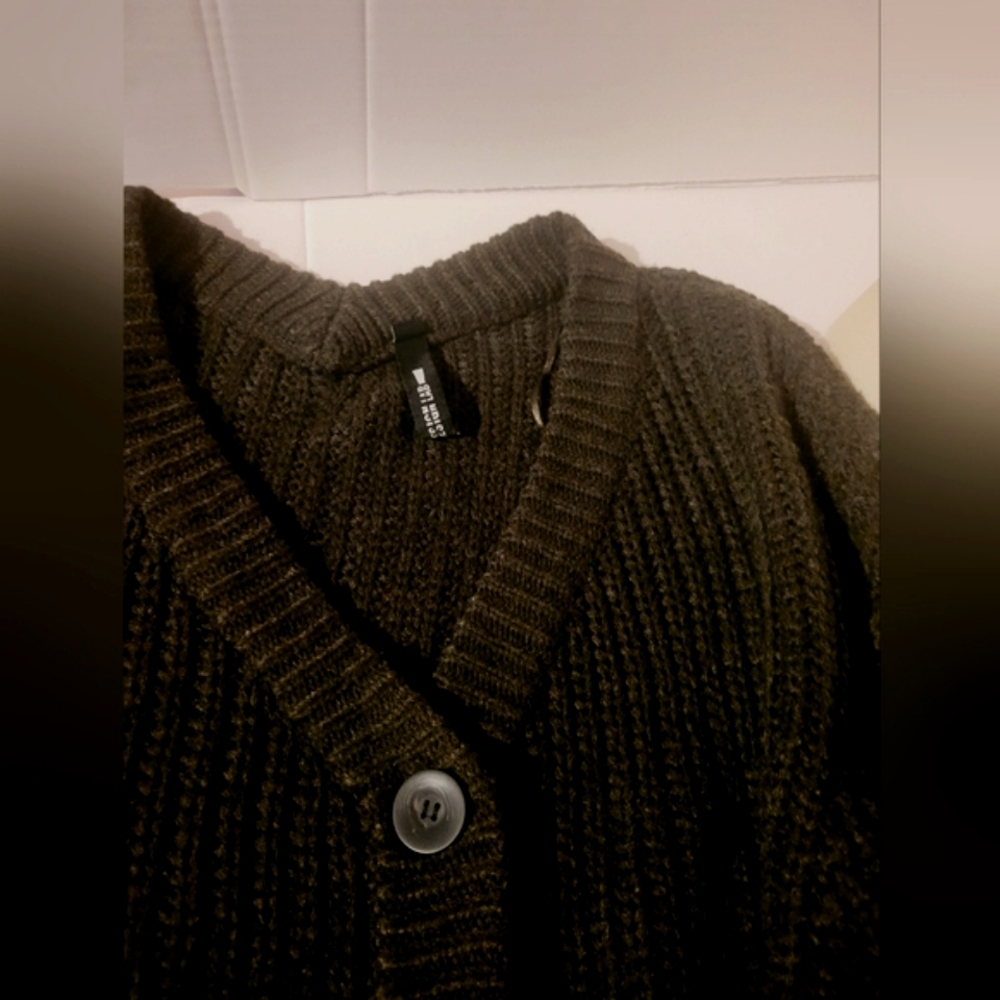 NWT Oversize Cropped Design Lab Lord & Taylor Dark Green Knit Sweater Size M - Picture 3 of 4